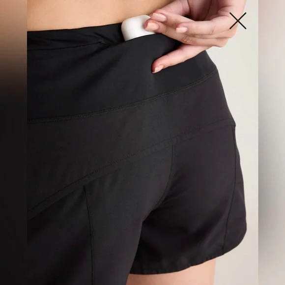 Quince Weightless High-Rise Running Short 2.5” Inseam M NWOT - Picture 4 of 7